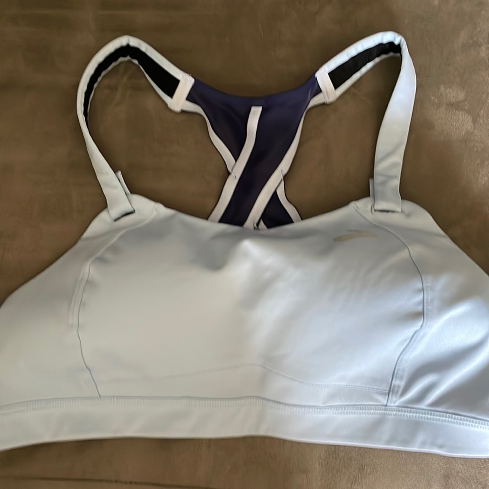GUC Brooks sports bra